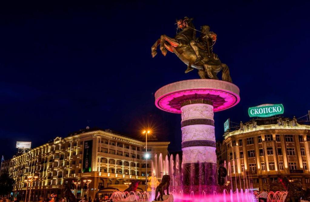 Sani Suteren Apartment Skopje Bagian luar foto