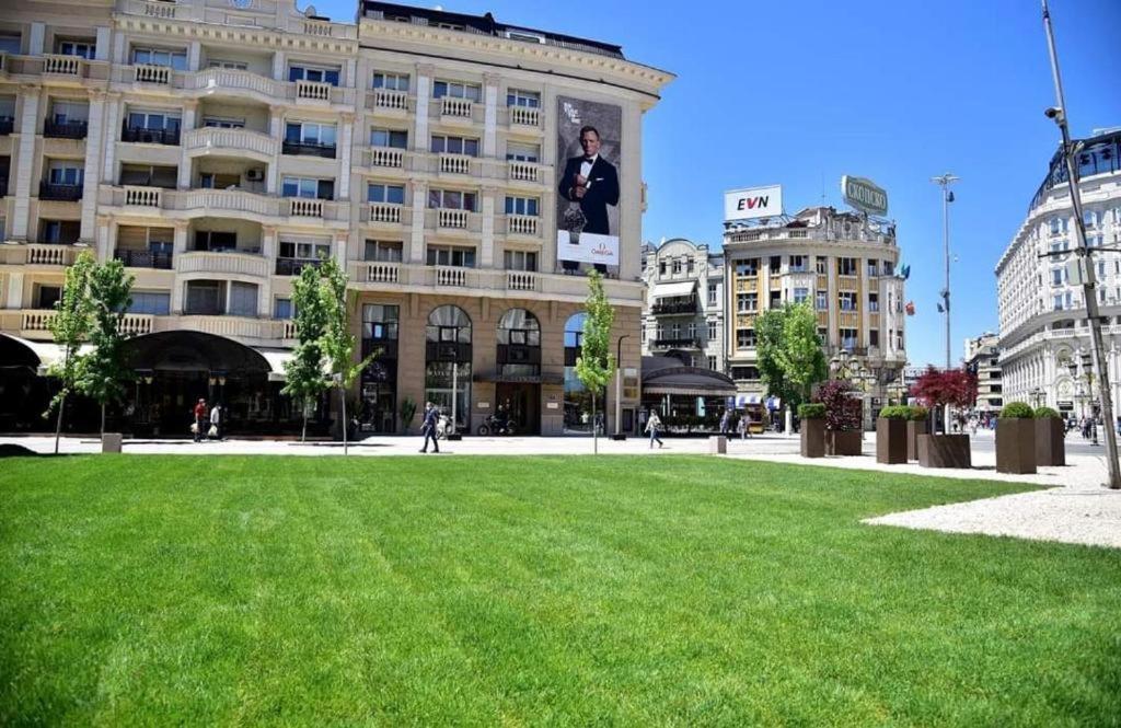Sani Suteren Apartment Skopje Bagian luar foto
